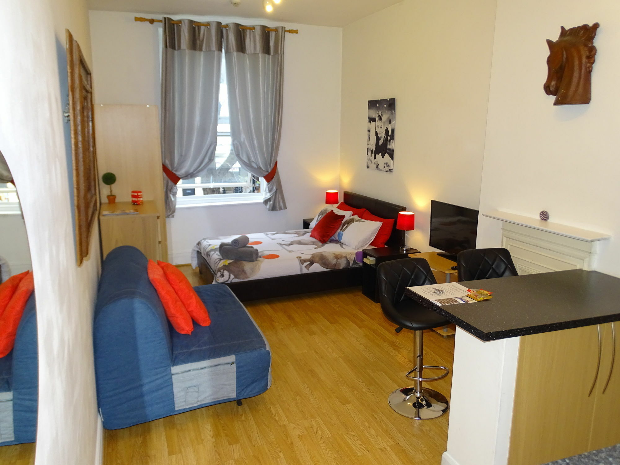 Dani Hampstead Studio Лондон Экстерьер фото