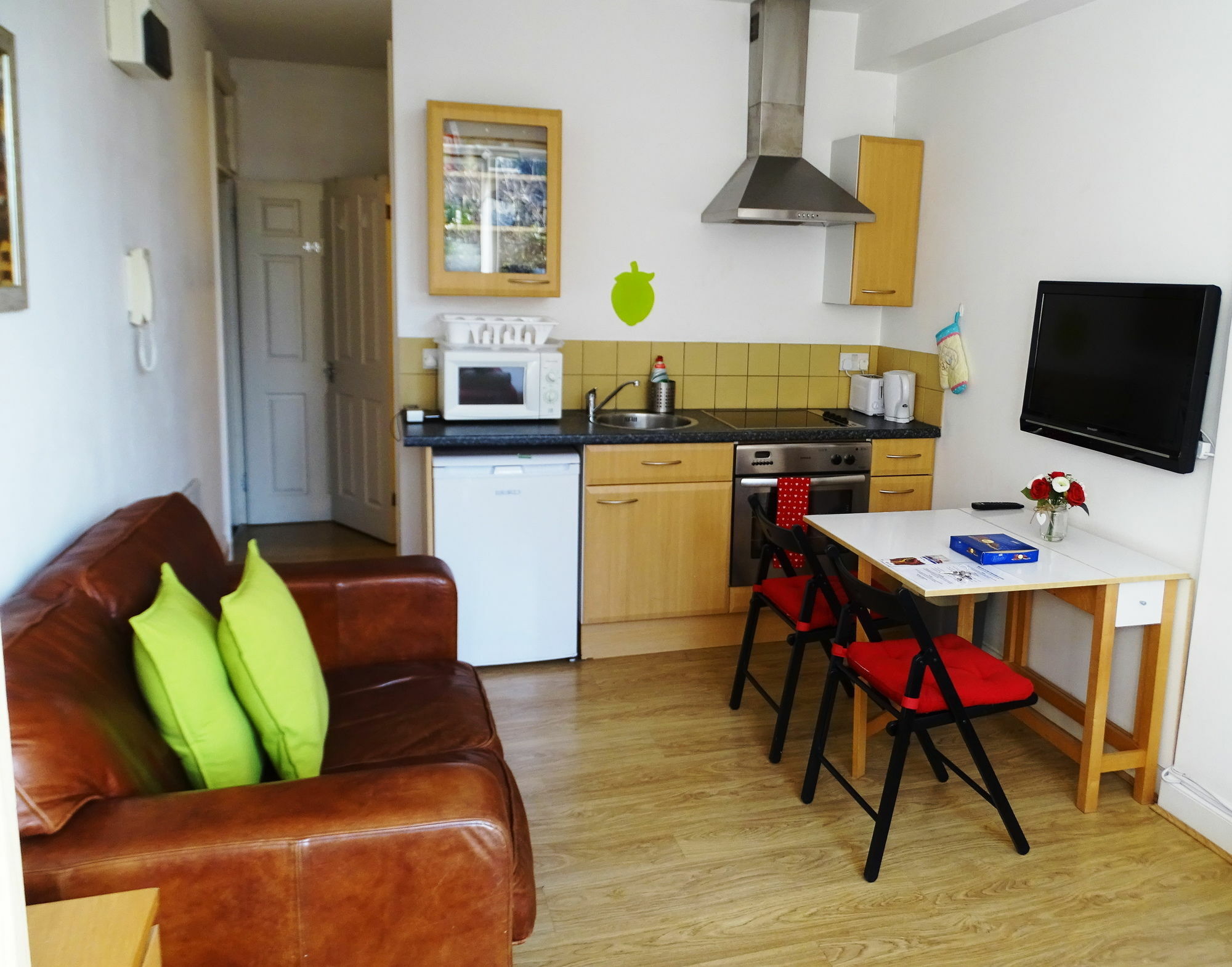 Dani Hampstead Studio Лондон Экстерьер фото