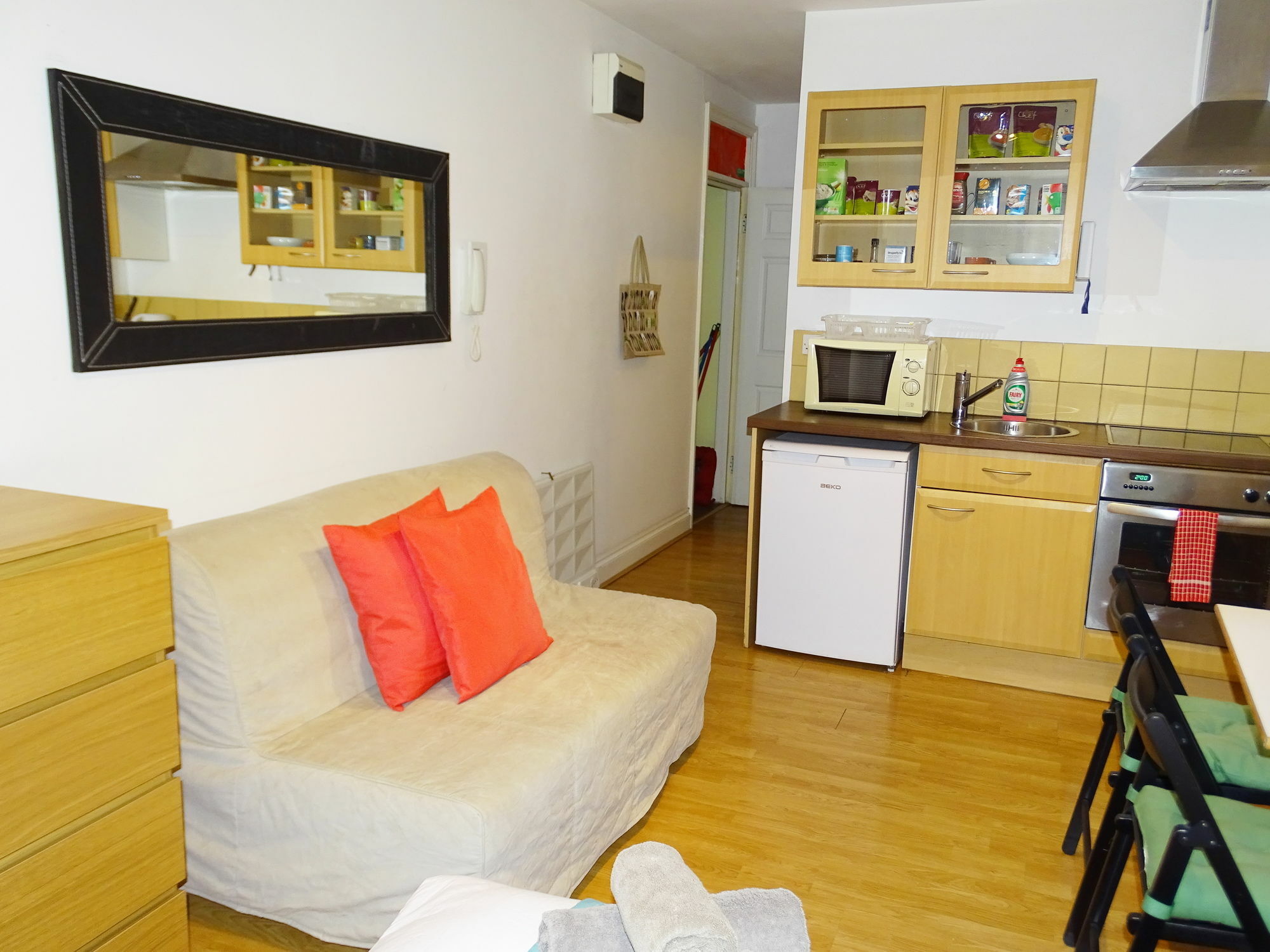 Dani Hampstead Studio Лондон Экстерьер фото